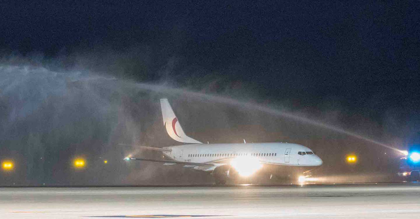 El Aeropuerto de Ciudad Real celebra su apertura al tráfico aéreo con el “bautizo” del primer avión de su nueva etapa 