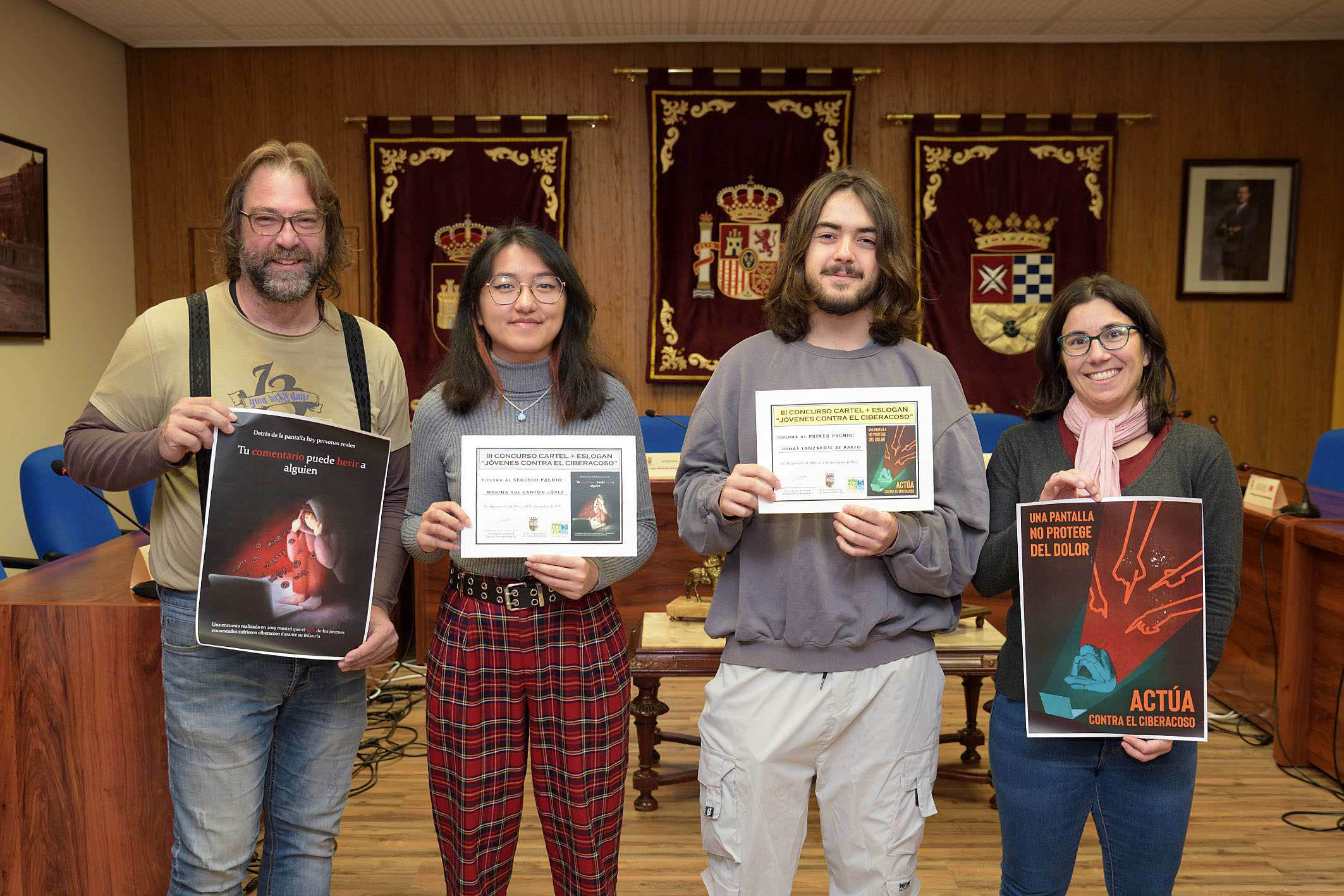 Entregados los premios del concurso de Cartel + Eslogan “Jóvenes contra el ciberacoso”