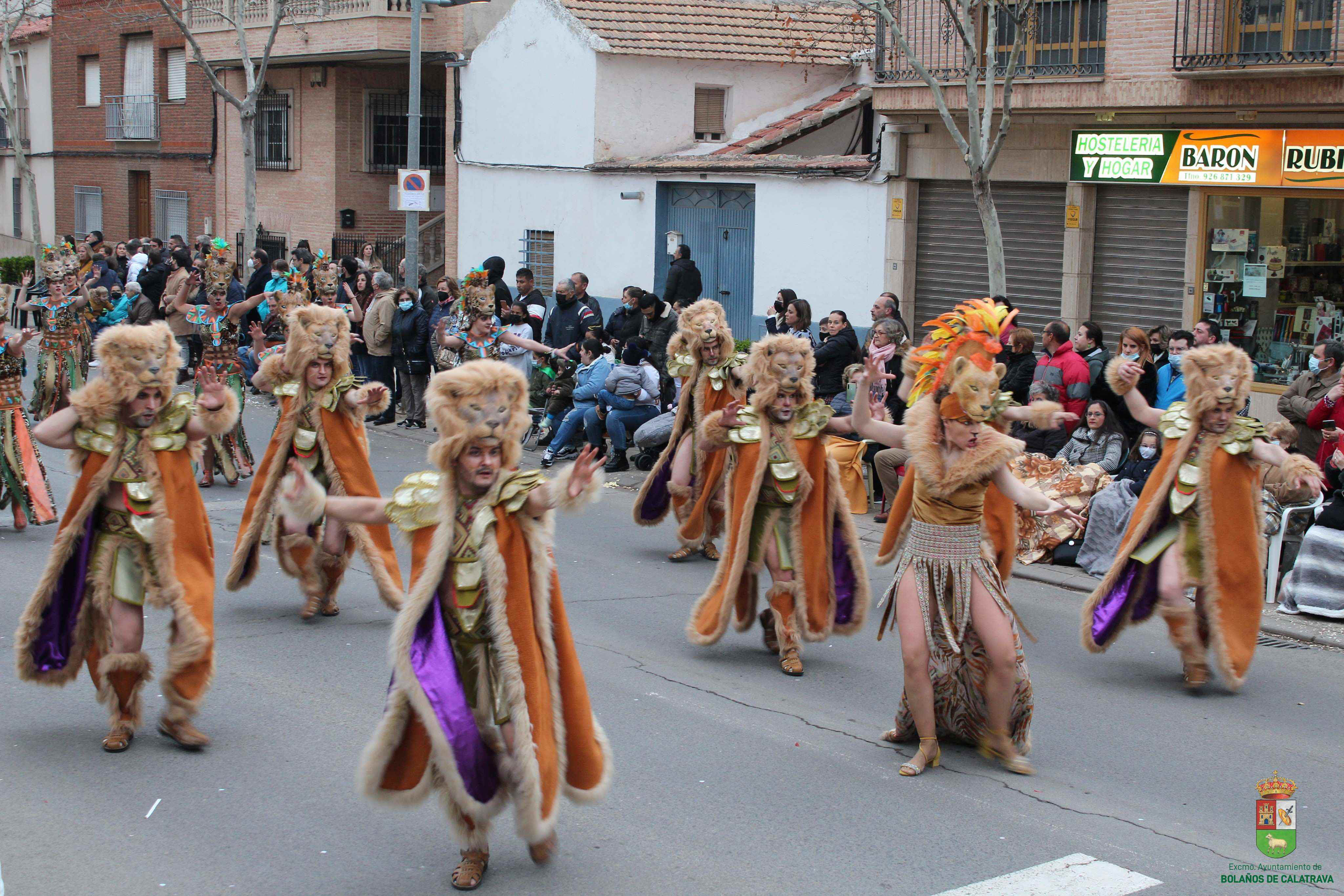 La Peña Harúspices de Tomelloso obtiene el segundo premio con "Estampida" de animales en el XXXIX Desfile Regional de Carrozas, Comparsas y Murgas de Bolaños de Calatrava 