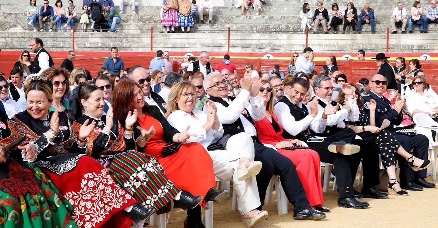 Carmen Olmedo asiste a la LIX edición de la Fiesta del Mayo Manchego de Pedro Muñoz