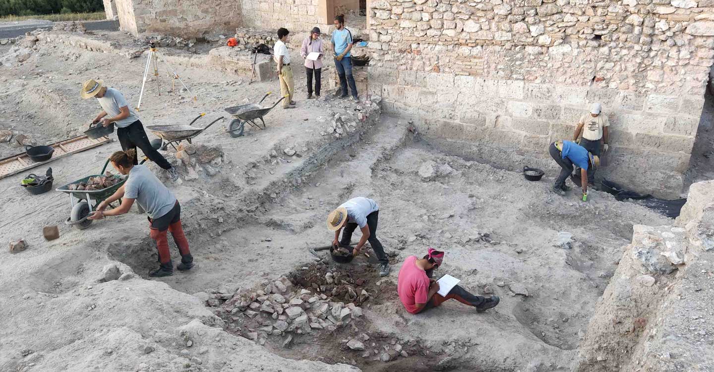 Finaliza la 33ª campaña de excavaciones en Calatrava La Vieja en la que 18 arqueólogos de toda España han participado
