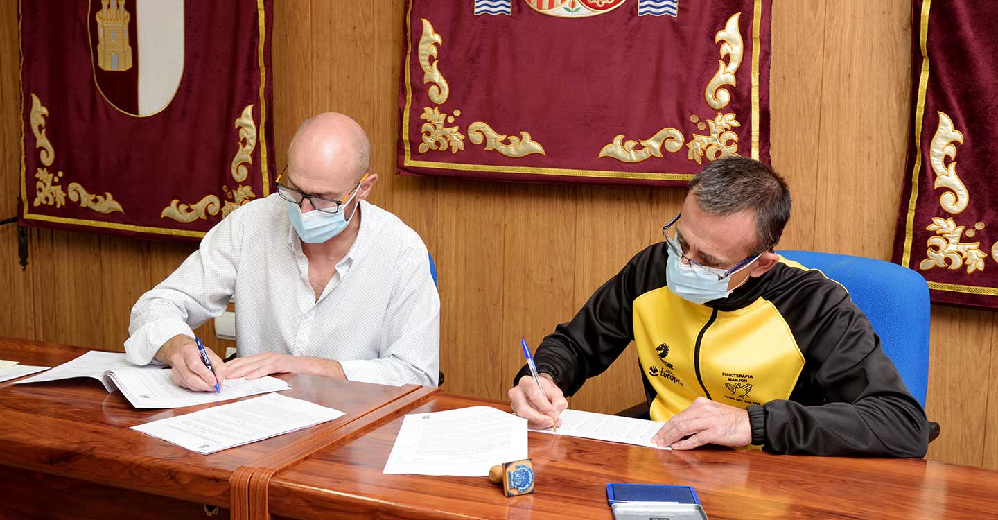 Firmado el convenio de colaboración entre el Ayuntamiento y el Club de Atletismo Argamasilla