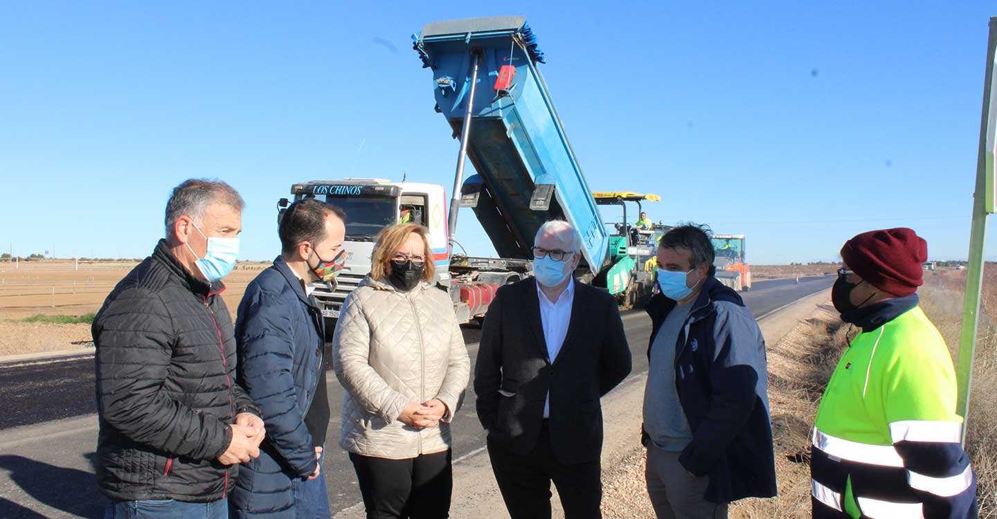 El Gobierno de Castilla-La Mancha invierte 450.000 euros para renovar el firme de la semivariante de Herencia de la carretera CM-420