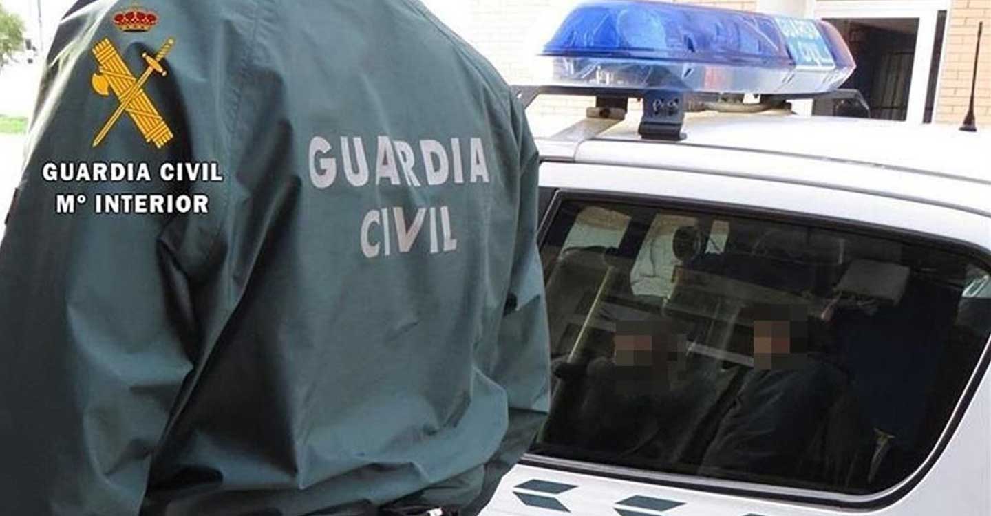 La Guardia Civil investiga al conductor de un vehículo por conducción temeraria y conducción bajo la influencia de bebidas alcohólicas y drogas