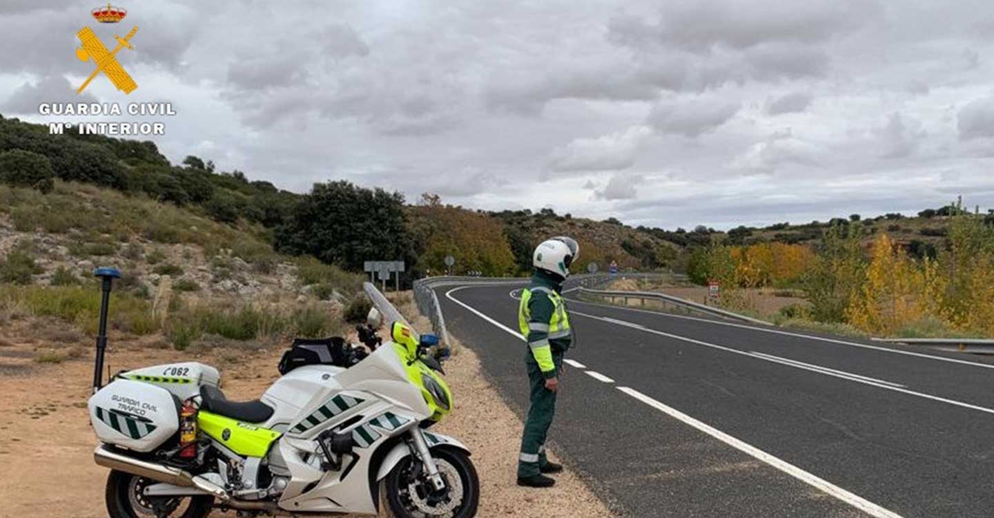 La Guardia Civil investiga al conductor de un vehículo articulado por circular con una tasa de alcoholemia más de siete veces superior a la permitida