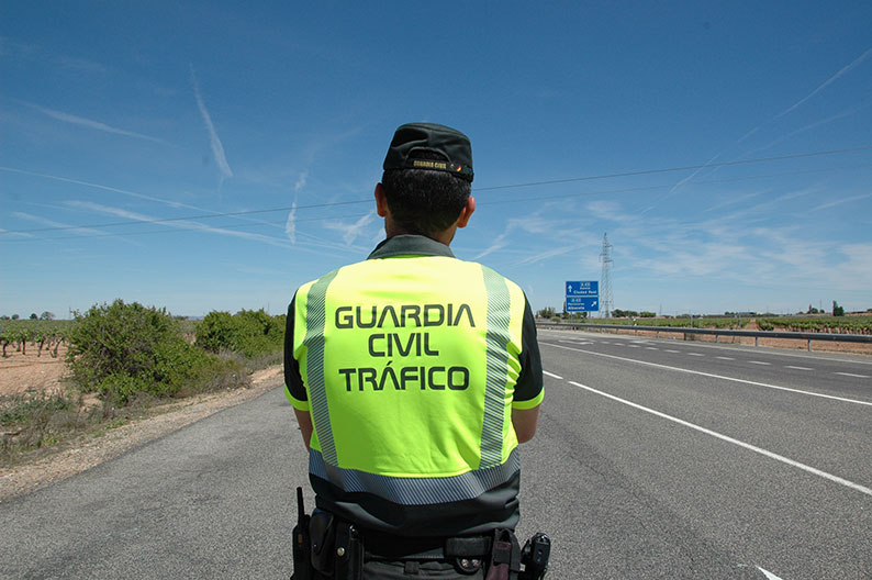 La Guardia Civil en colaboración con la Jefatura Provincial de Tráfico detecta la utilización de un método fraudulento por un aspirante en las pruebas de conocimientos de obtención del permiso de conducir