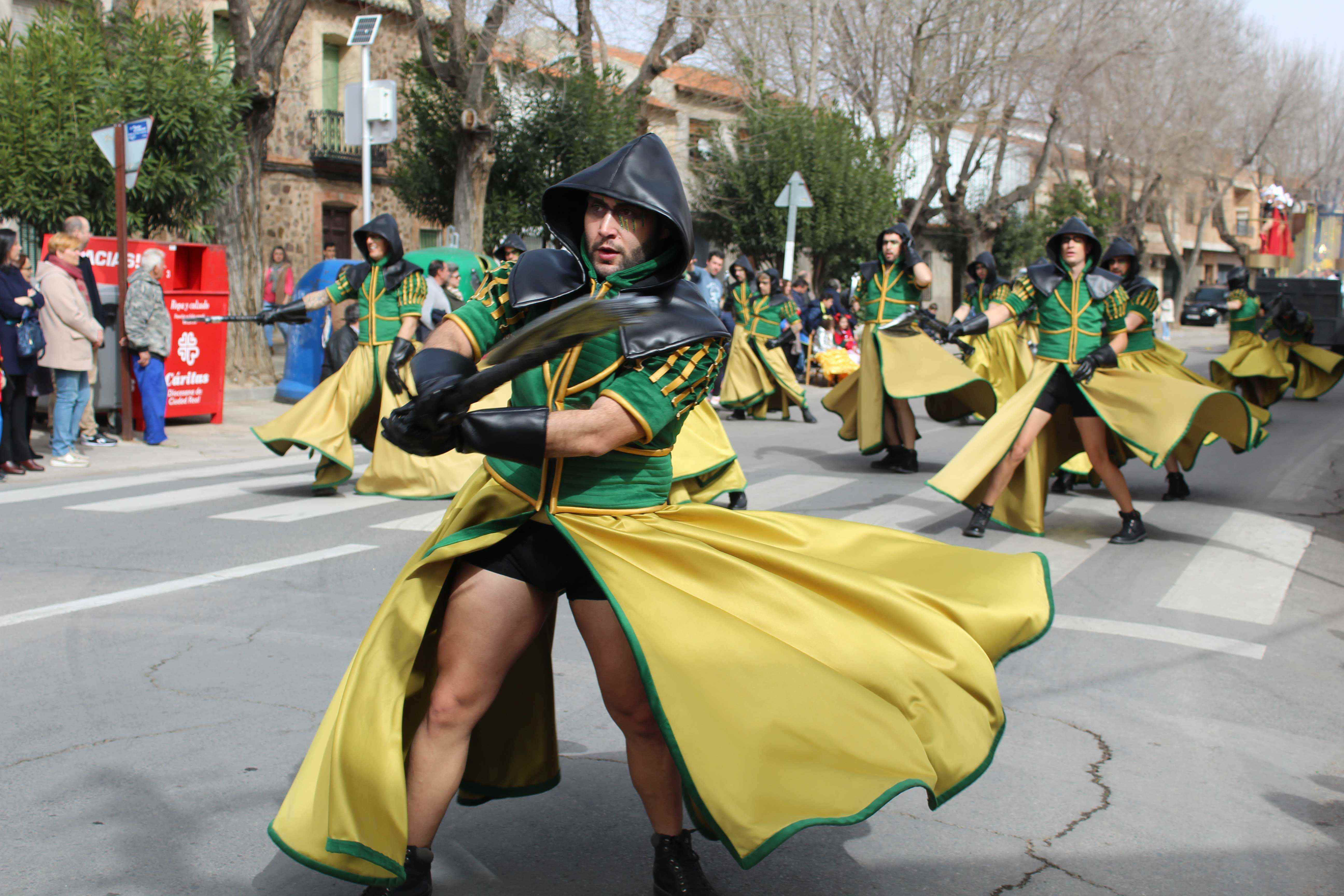 Los míticos “Harúspices”, con su espectáculo “Herejía”, se alzan con el primer premio del Concurso Regional de Carrozas de Villarrubia de los Ojos