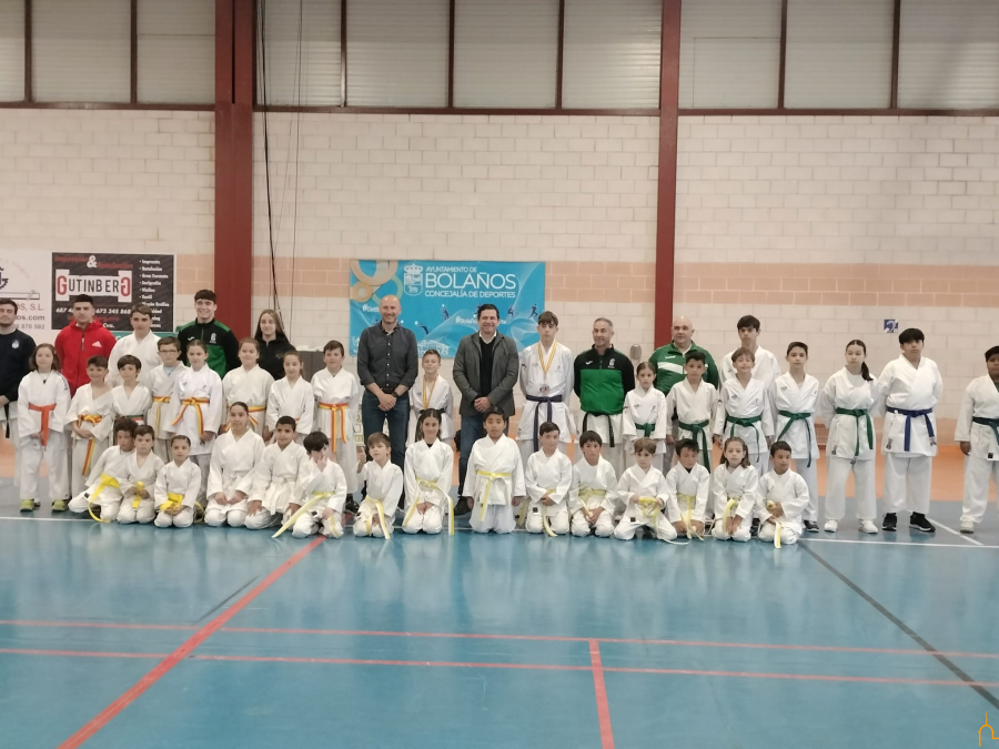  Homenaje a los subcampeones de España de la escuela deportiva de kárate de Bolaños al que se suma la Diputación y el Ayuntamiento 