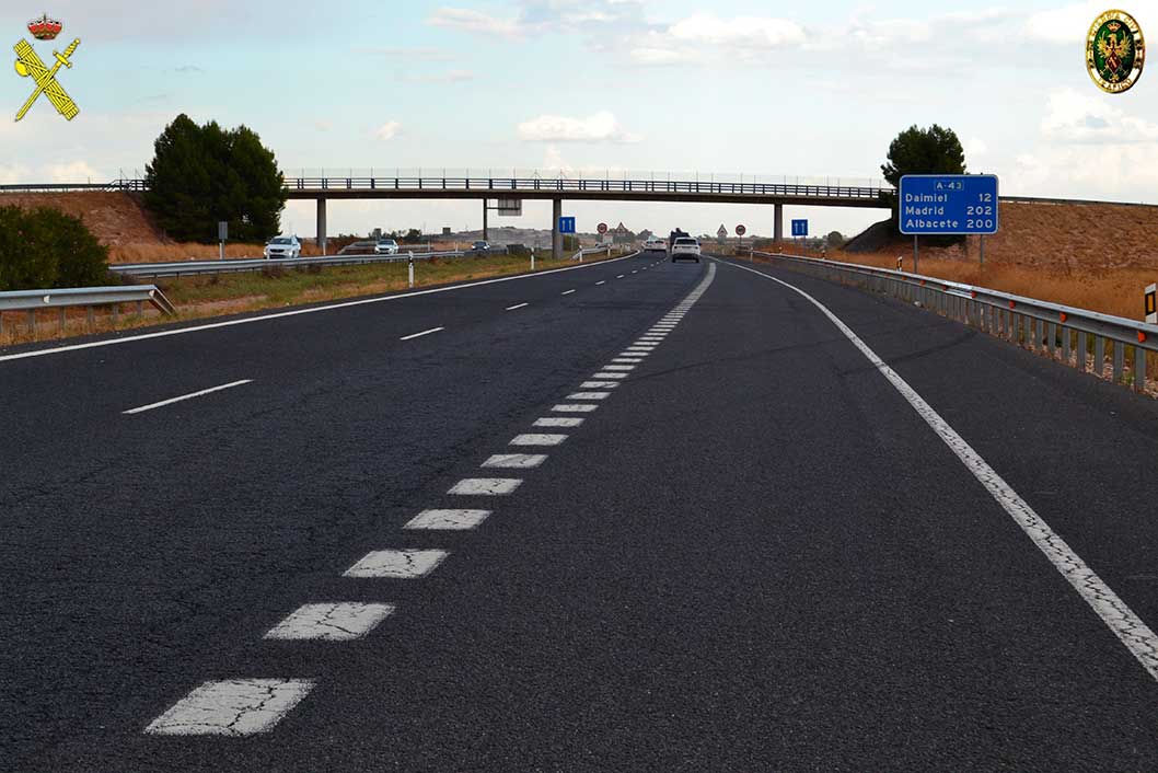 La Guardia Civil investiga al conductor de una furgoneta por dos delitos de homicidio imprudente en accidente de circulación