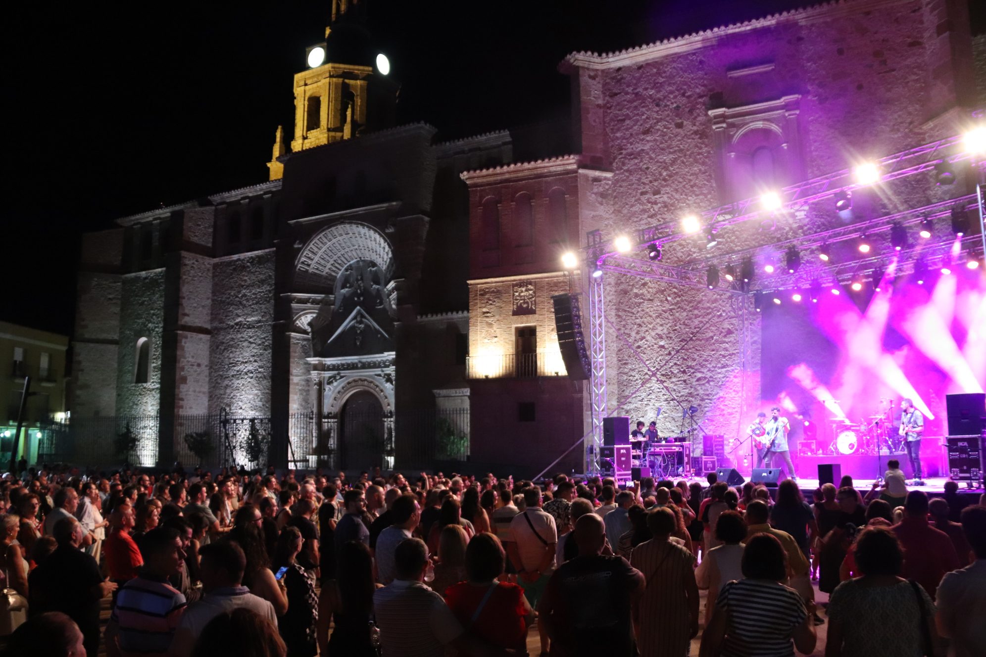 Huecco: “Gracias, Manzanares. ¡Menudo fiestón se ha armado!”