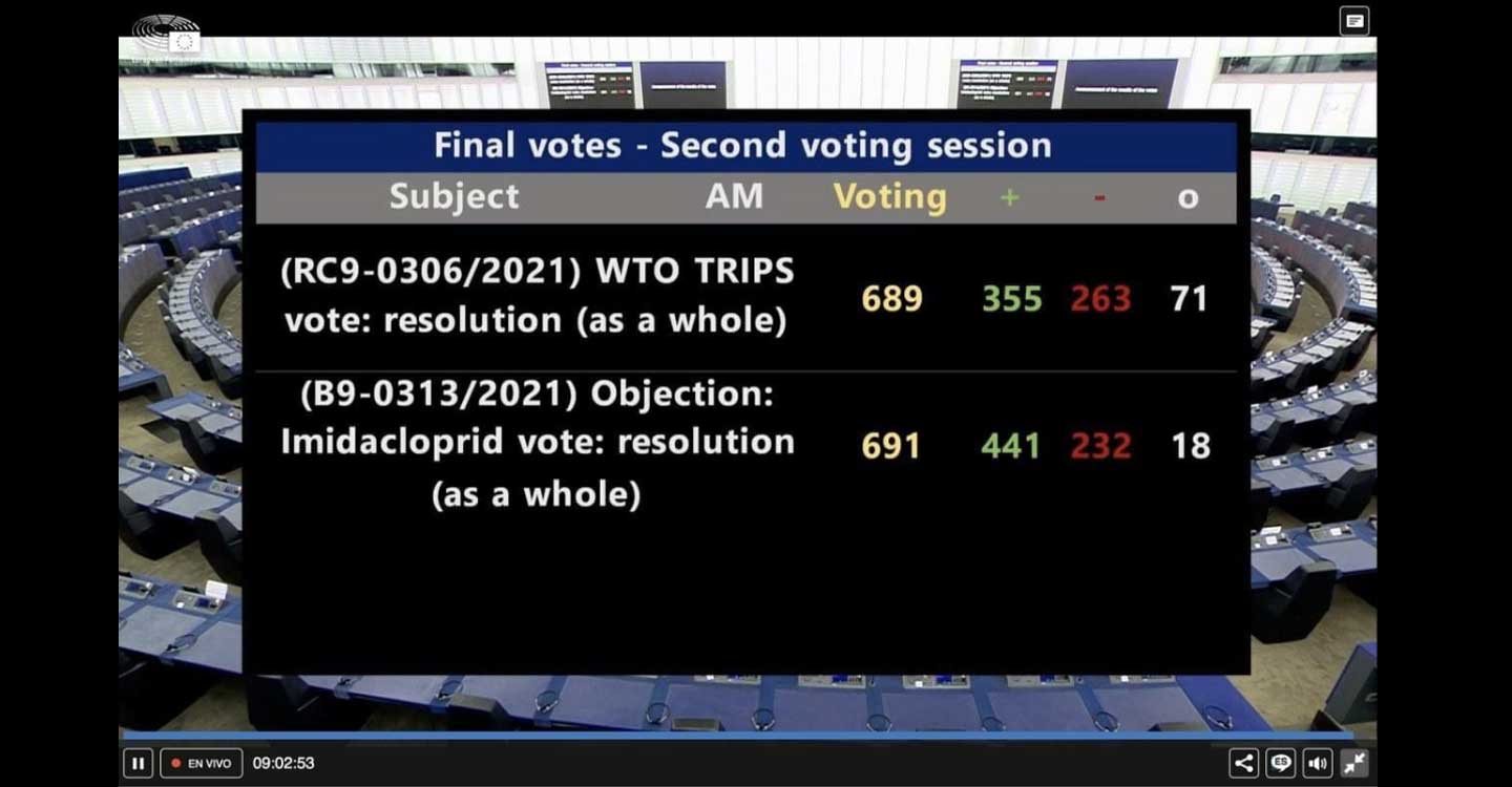 IU Valdepeñas celebra el apoyo del Parlamento Europeo a la suspensión de las patentes de las vacunas contra la COVID-19.