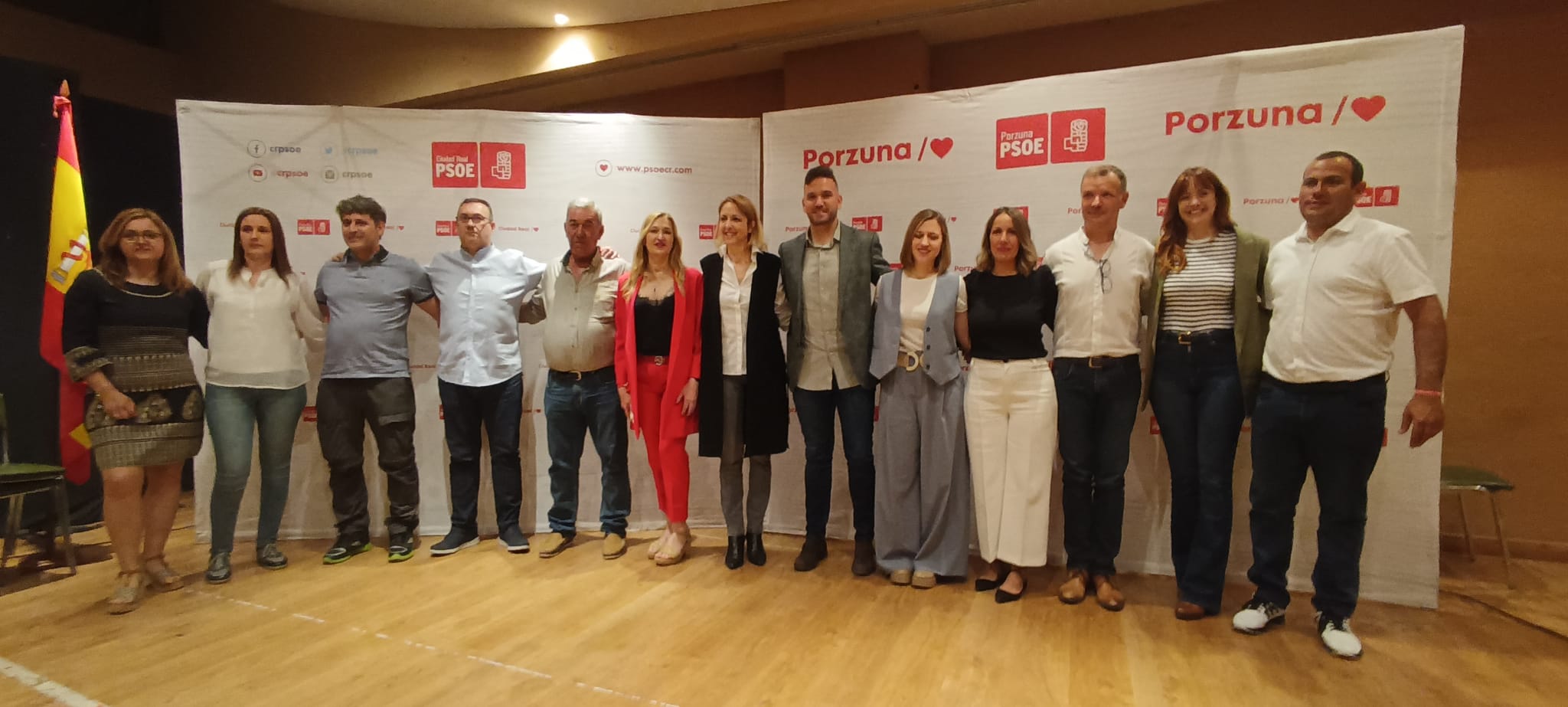 Javier Francia presenta a un equipo de hombres y mujeres que van a “trabajar con fuerza para conseguir para Porzuna el cambio que ilusiona”