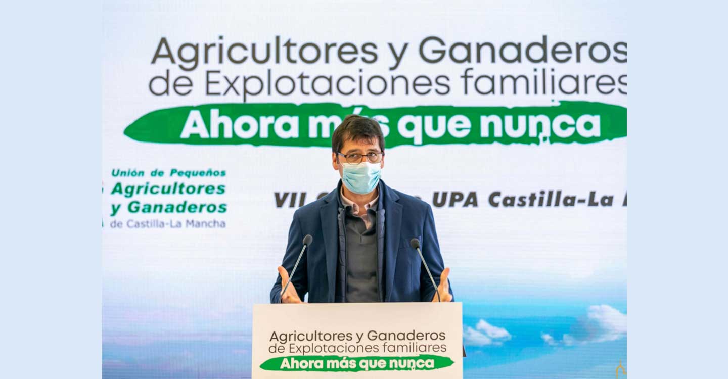 Caballero destaca la importancia de los pequeños agricultores para fijar población en el territorio rural 