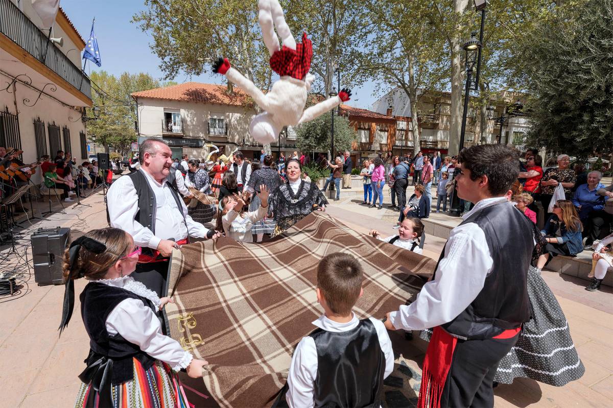 Argamasilla de Alba celebrará la XVII Fiesta Manteo del Pelele este próximo Domingo de Resurrección
