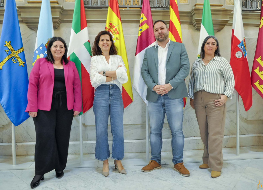 María Jesús Pelayo aborda con el alcalde de Tomelloso proyectos socioculturales para promover el turismo en la ciudad 