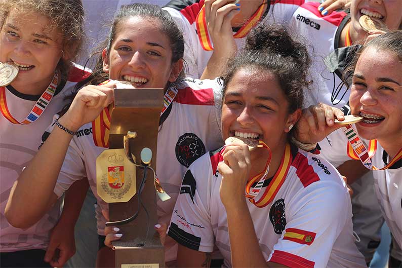 Marina Morales se proclama Campeona de España con la Selección de Balonmano Playa de Castilla-La Mancha