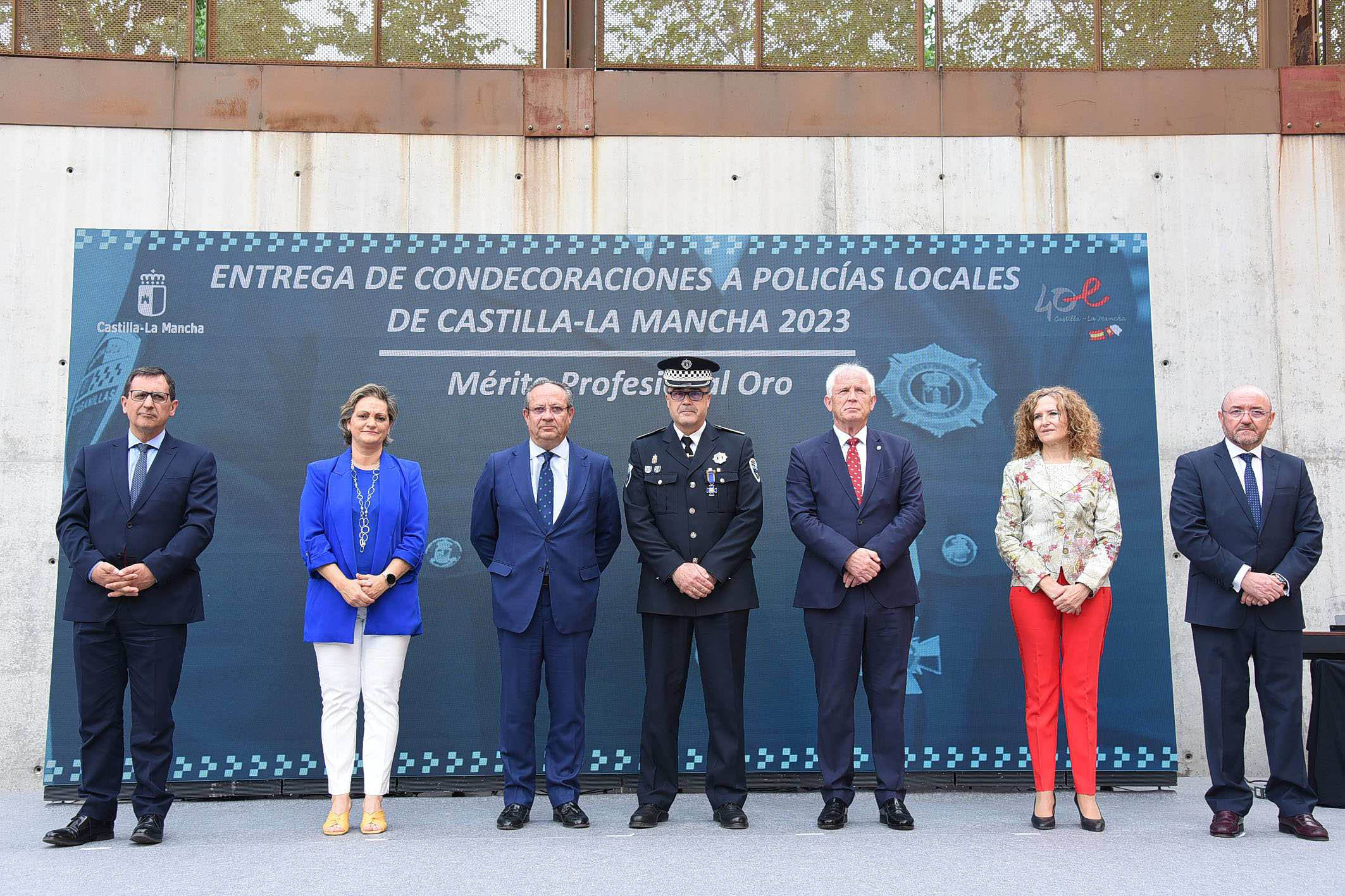 El oficial-jefe de la Policía Local de Argamasilla de Alba reconocido con la medalla de oro al mérito profesional