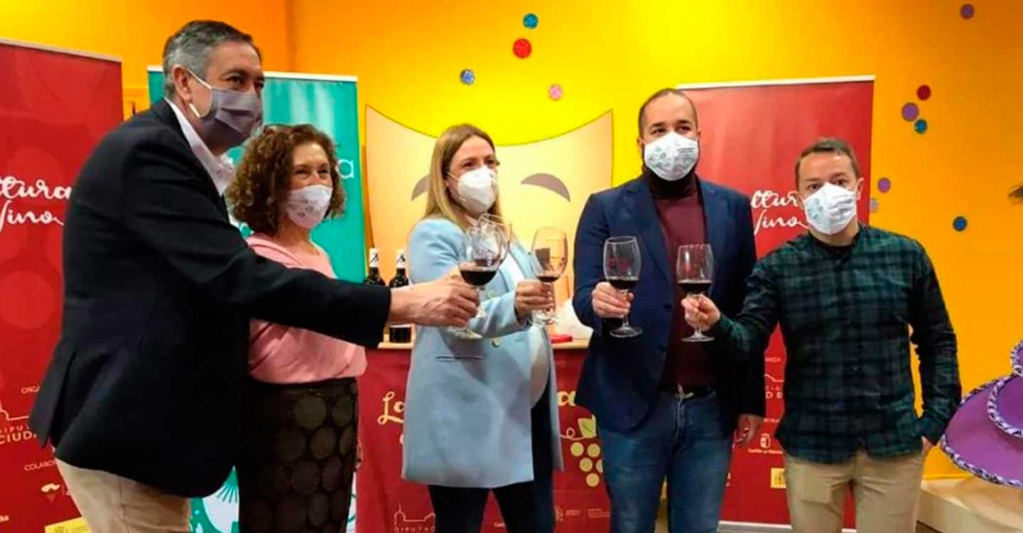 El Quijote protagonizó el primero de los eventos 'Museos con Vino'
