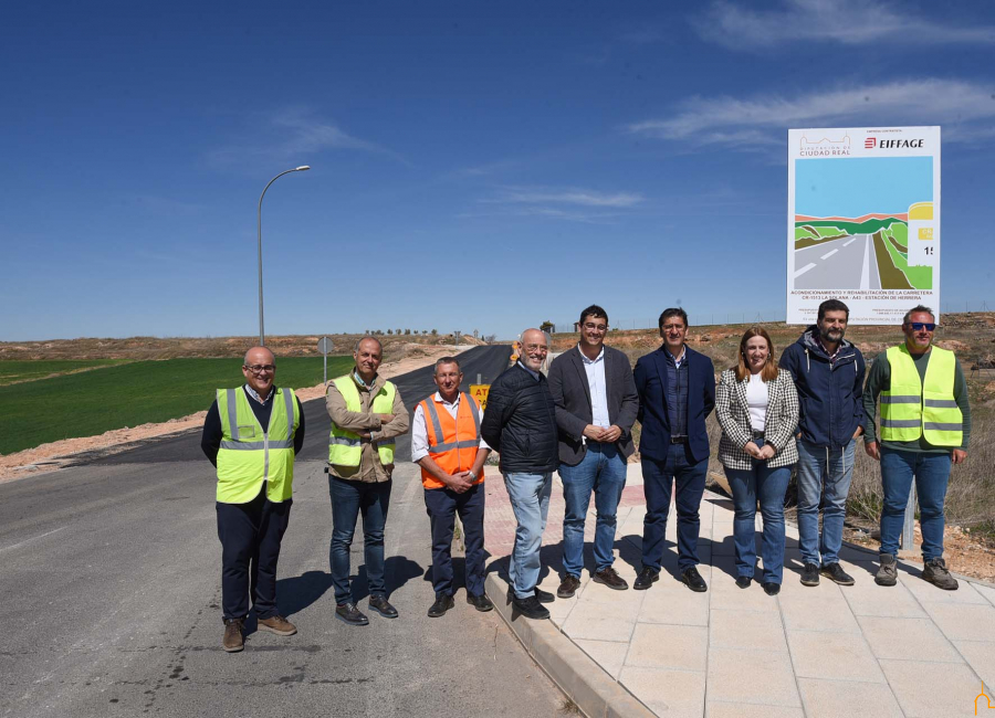  A punto de finalizar las obras de la carretera de La Solana a Herrera de la Mancha que da salida hacia la A-43 