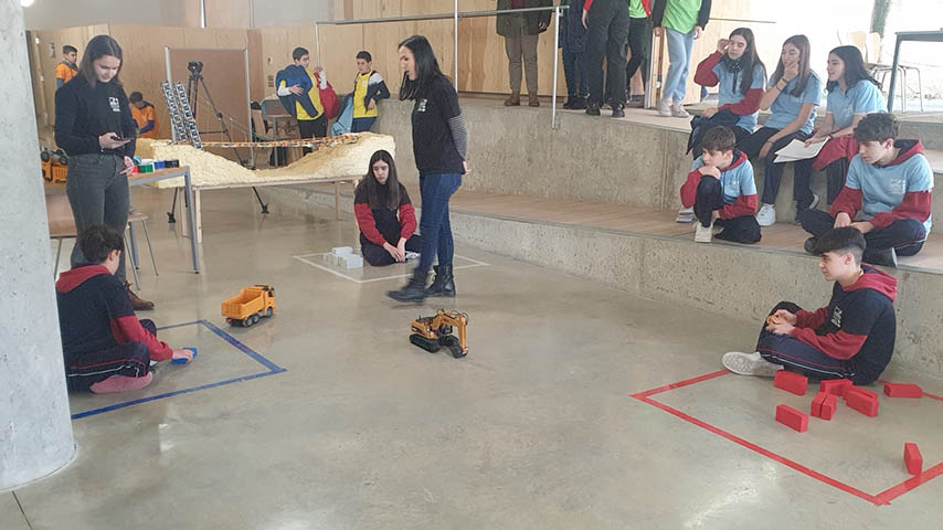 Medio centenar de estudiantes de Secundaria participan en la fase local de la Olimpiada de Caminos celebrada en el Campus de Ciudad Real