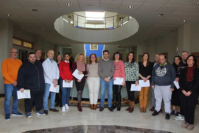 Olmedo participa en la entrega de diplomas del programa de recualificación del taller “Rehabilitación edificios patrimonio criptanense” 