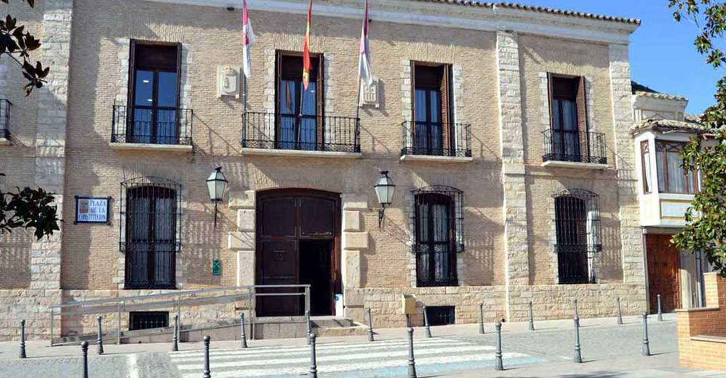 El Pleno de Villarrubia de los Ojos aprueba dos mociones del PP con el voto favorable de la concejala de Cultura del PSOE