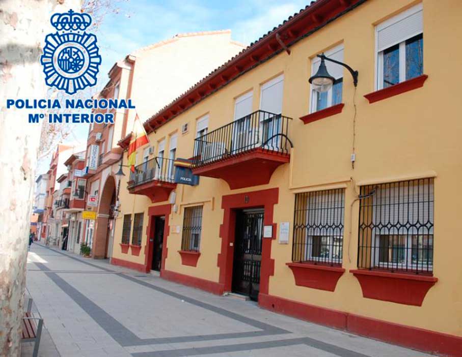 La Policía Nacional detiene in fraganti a dos varones tras atracar un establecimiento comercial de Alcázar de San Juan (Ciudad Real)