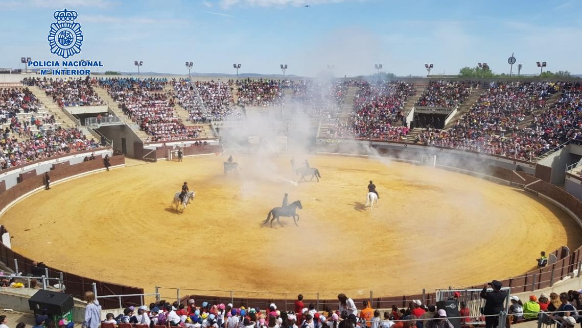 La Policía Nacional exhibe sus unidades más especializadas en Puertollano