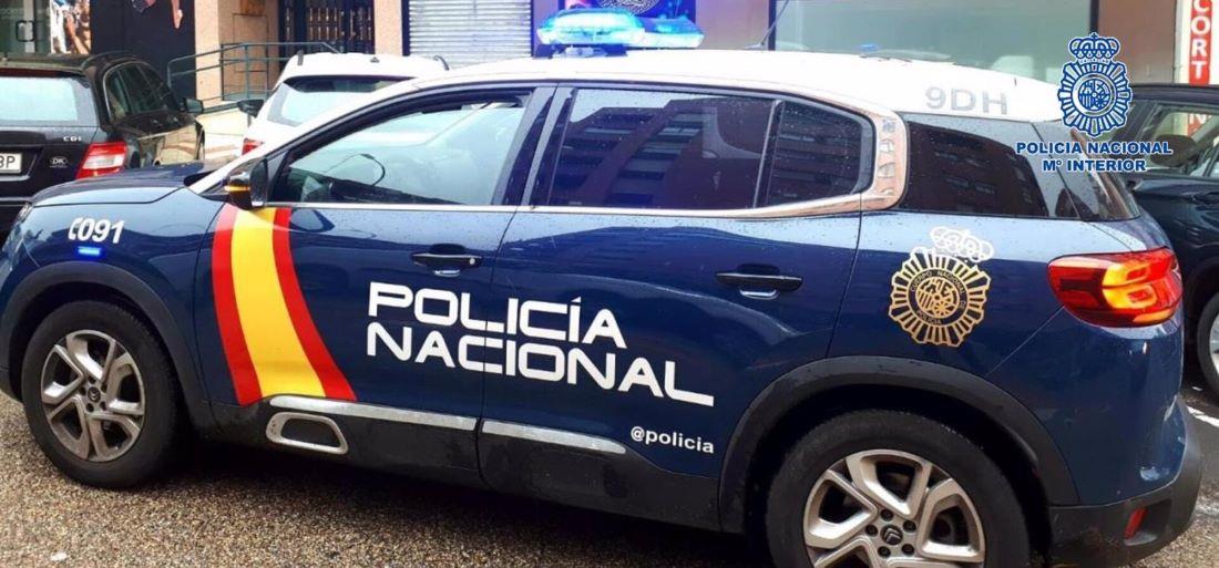 La Policía Nacional detiene a una persona por estafar a una mujer simulando ser una paciente  sin recursos para su tratamiento oncológico