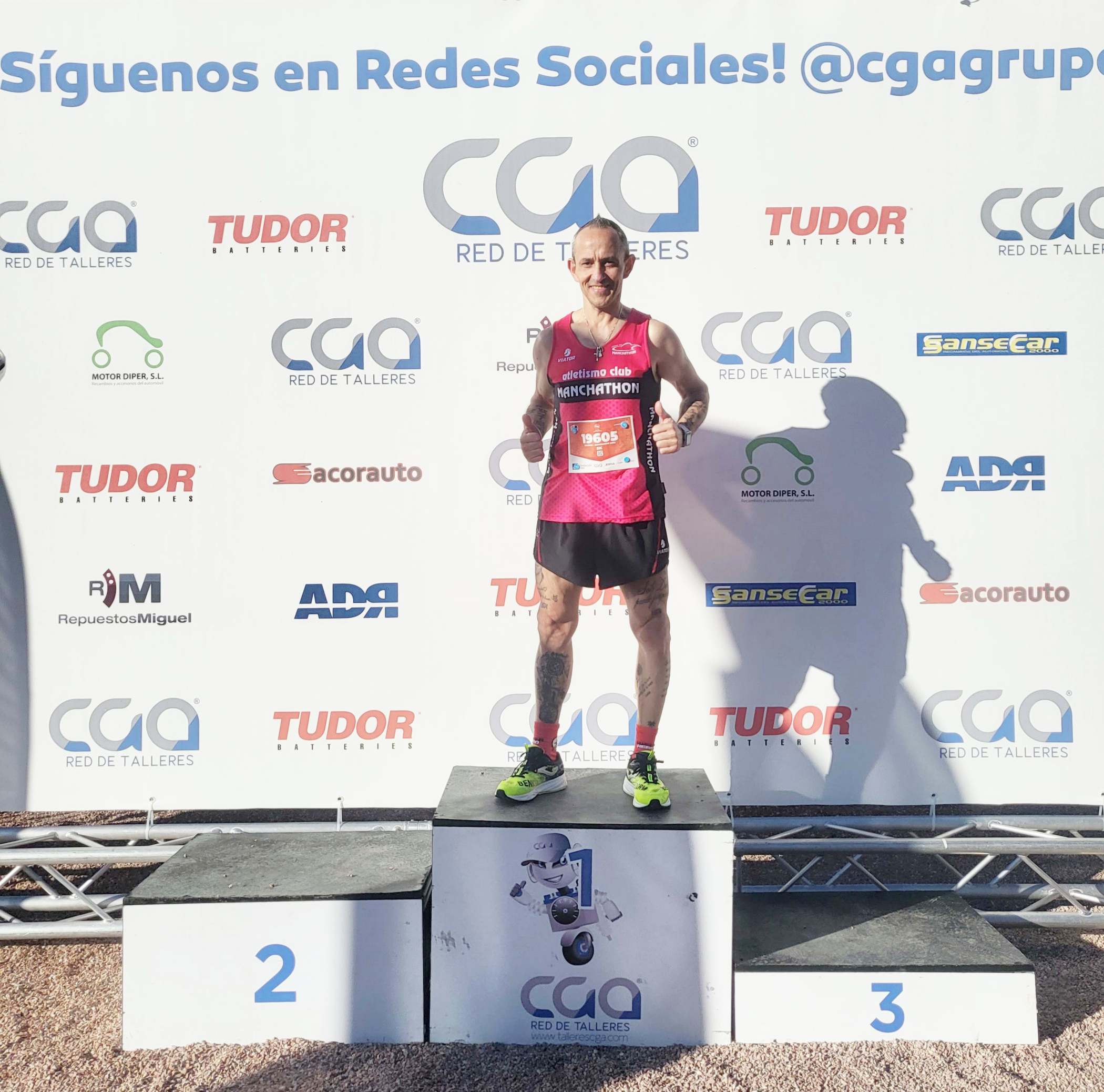 El atleta pedroteño del Manchathon, Pedro Perea, baja su marca en la "Ponle Freno"