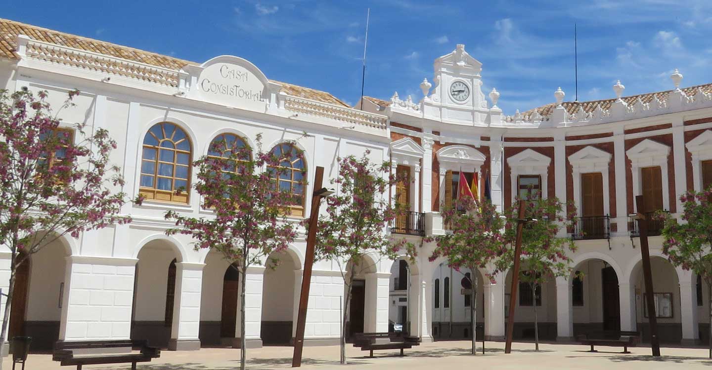 El PP de Manzanares denuncia que el alcalde se negó a debatir una moción presentada por los populares sobre la ocupación ilegal de viviendas en la localidad