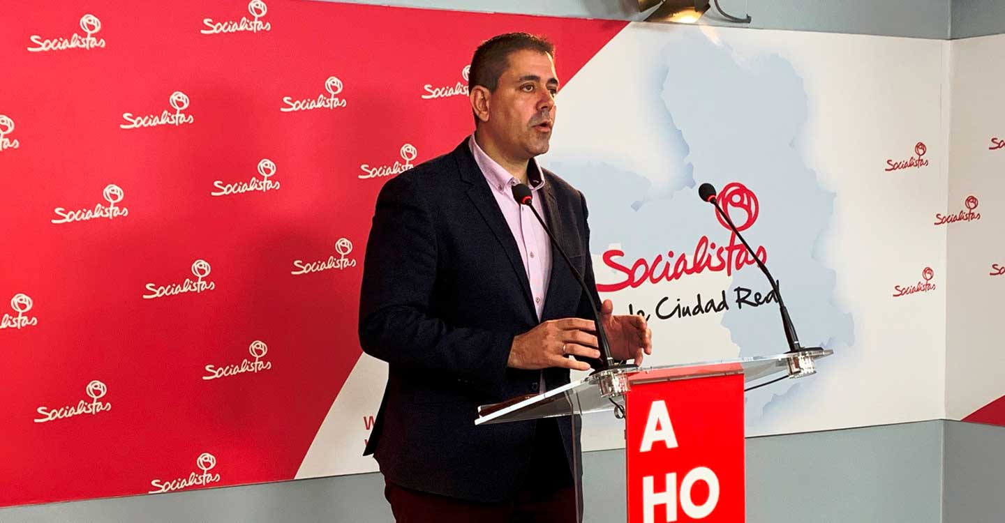 El PSOE considera “vergonzoso” que quienes callaron la privatización y los recortes de la Sanidad de Tomelloso, ahora sujeten la pancarta en defensa del Hospital