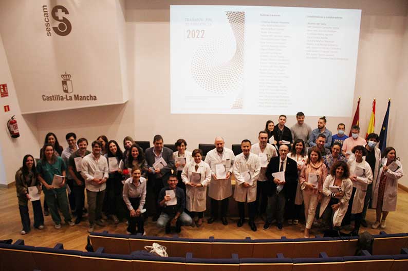 Residentes de Ciudad Real y Puertollano reúnen en un libro sus trabajos de fin de especialidad como primer paso a la investigación