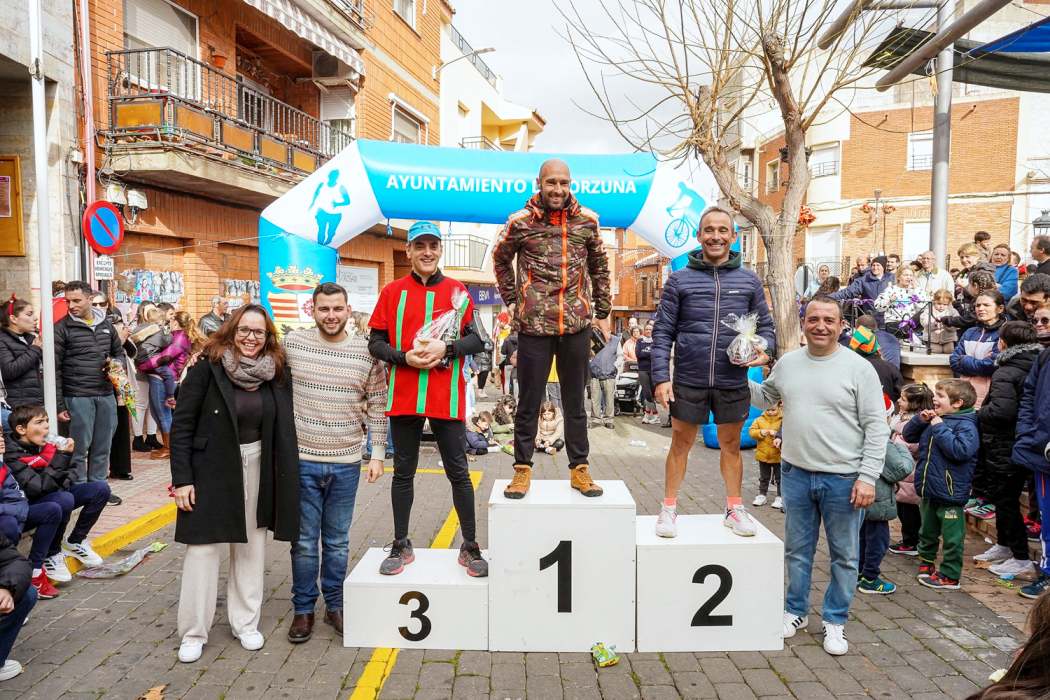 Cerca de 300 personas participaron en la San Silvestre porzuniega 