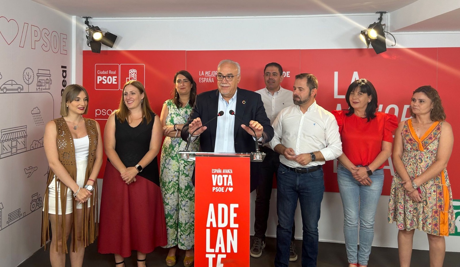 Satisfacción y felicidad en el PSOE “porque PP y Vox no van a gobernar el país y España se levantará mañana libre, democrática y progresista”