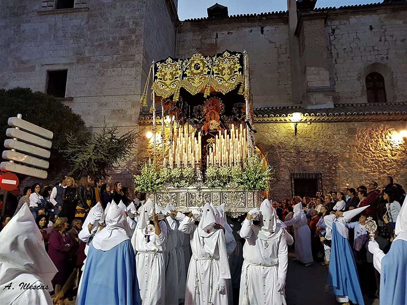 La Semana Santa de Villarrubia de los Ojos, Fiesta de Interés Turístico Regional, comienza sus días principales tras el pregón de Amparo Cañadilla este domingo de Ramos