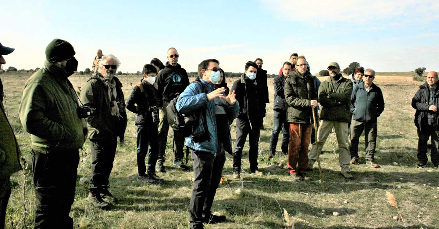 Más de una treintena de personas disfrutaron de la jornada en Los Ojuelos de Villarrubia de los Ojos, paraje que el Ayuntamiento quiere conservar y dar más valor