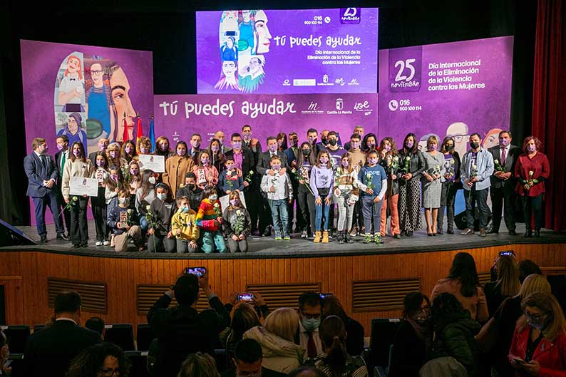 El CEIP Virgen del Salido de Carrizosa recogió ayer un reconocimiento regional a favor de la igualdad y contra la violencia de género