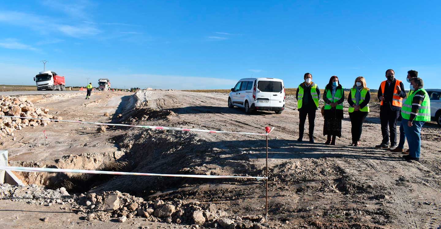 El Gobierno regional está invirtiendo alrededor de tres millones de euros en la CM-2026 entre Barajas de Melo y Leganiel cuyas obras finalizarán a lo largo de 2022