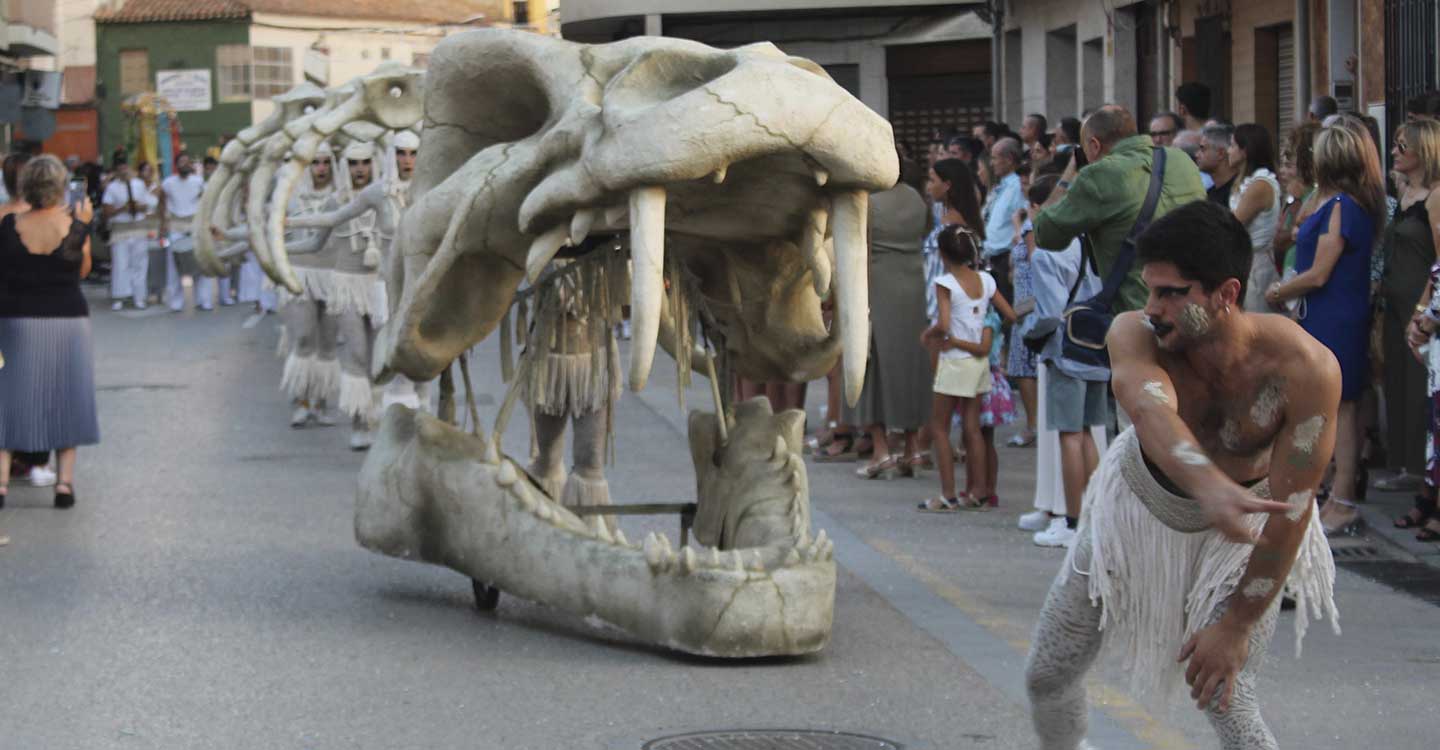 Espectacular regreso de las fiestas “con normalidad” a Quintanar del Rey con un impresionante desfile