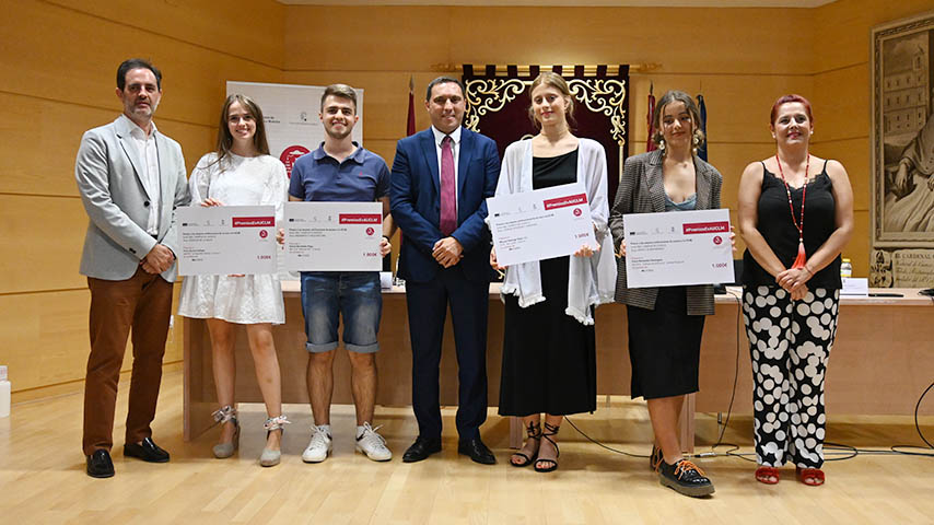 El Patronato Universitario Gil de Albornoz reconoce a cuatro estudiantes brillantes de la UCLM en el Campus de Cuenca