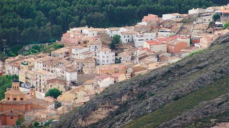 Desalojados dos edificios en Cuenca a consecuencia de un incendio