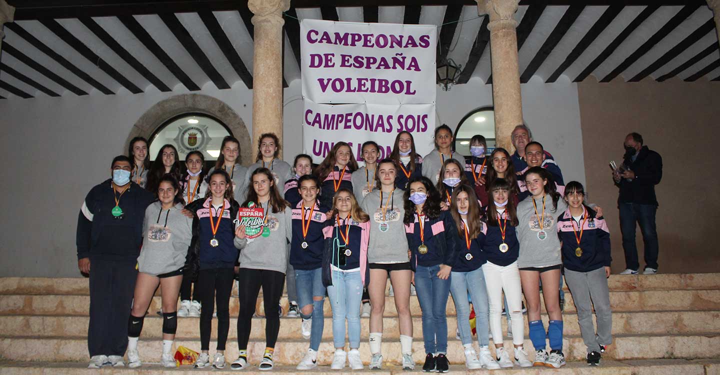 Las infantiles del Club Voleibol Iniesta quedan campeonas de España en nivel 2