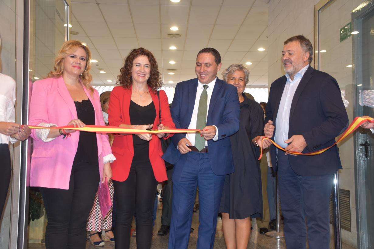 Nuria Chust inaugura la XXXV Feria de Artesanía de Cuenca