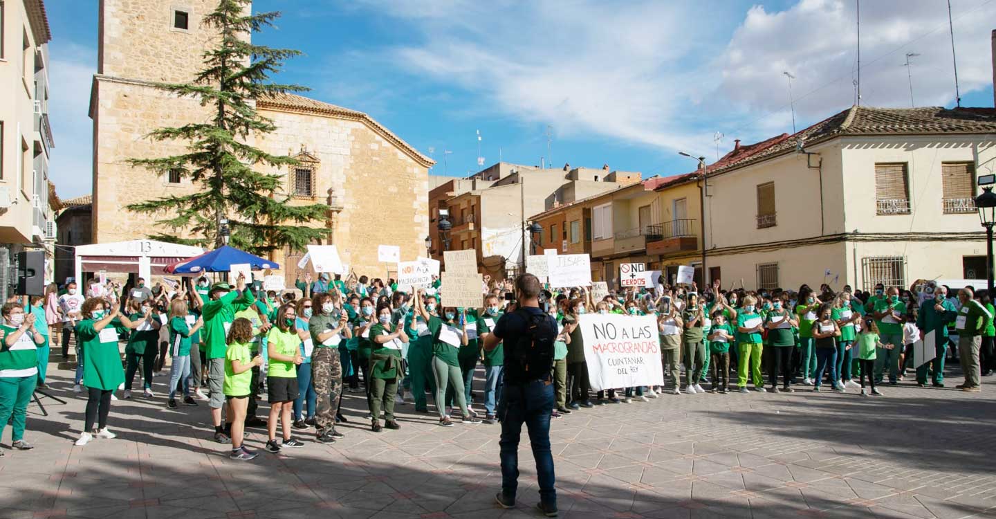 Quintanar del Rey escenificó “El juego del calamar  en su versión local ”el juego del quintanar” para continuar con sus reivindicaciones contra la instalación de una granja de ganadería industrial porcina a 340m de su pozo de agua