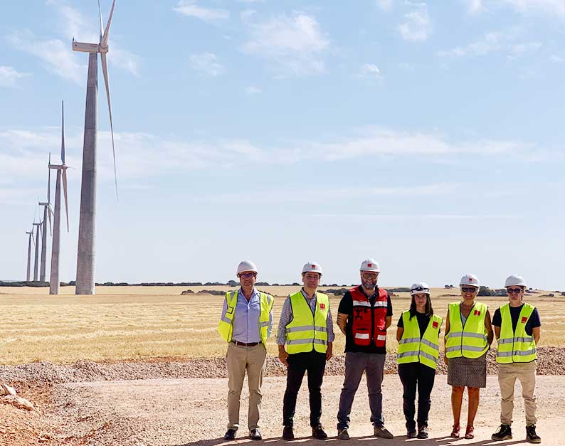 Tierraseca destaca la posición privilegiada de nuestro país en producción de energías renovables durante su visita el ‘Parque Eólico GECAMA’ en Tébar (Cuenca) 