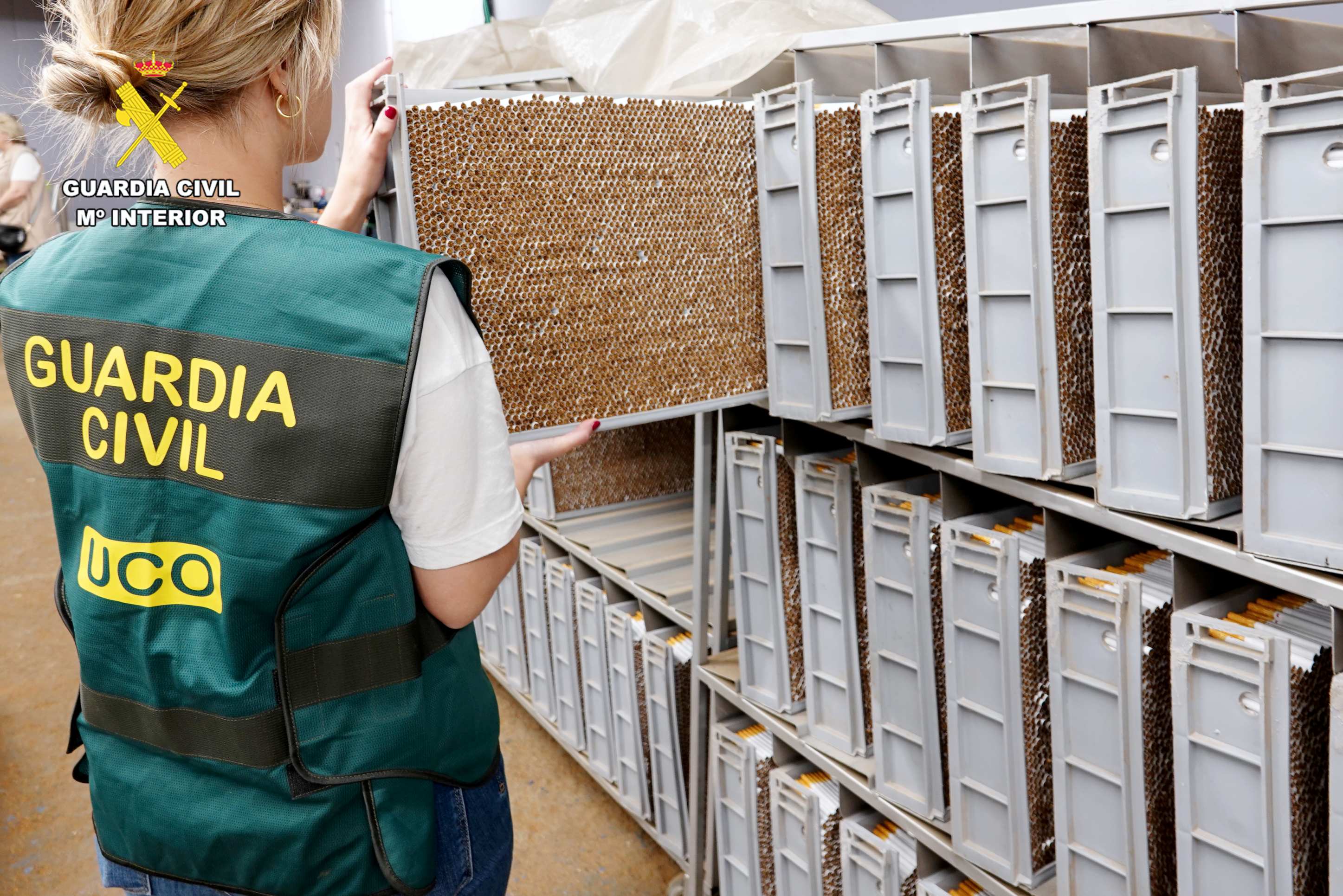 La Guardia Civil interviene cerca de 33 toneladas de hoja de tabaco y 6 millones de cigarrillos falsificados