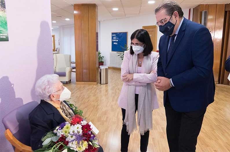 Castilla-La Mancha comienza a inocular la dosis adicional contra el COVID-19 a las personas mayores de las residencias