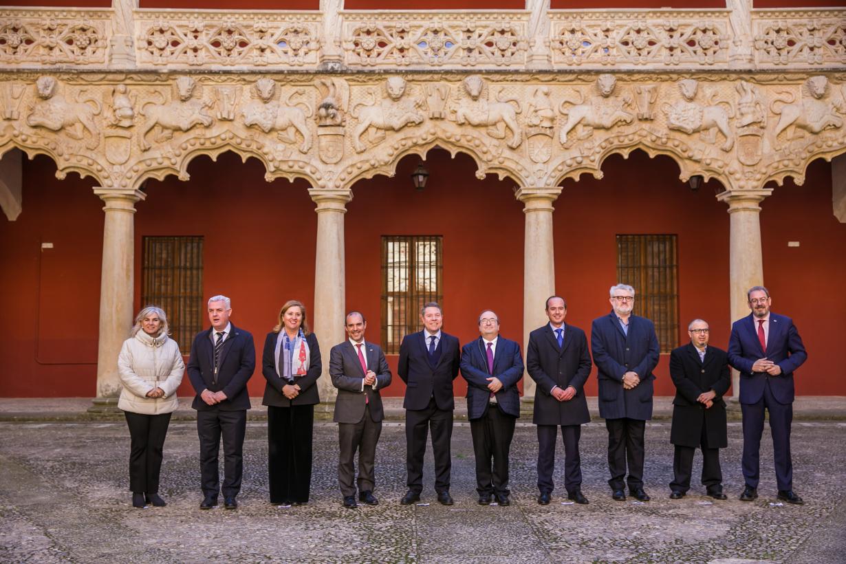 El presidente de Castilla-La Mancha reivindica la cultura como elemento que dinamiza la economía y democratiza el conocimiento