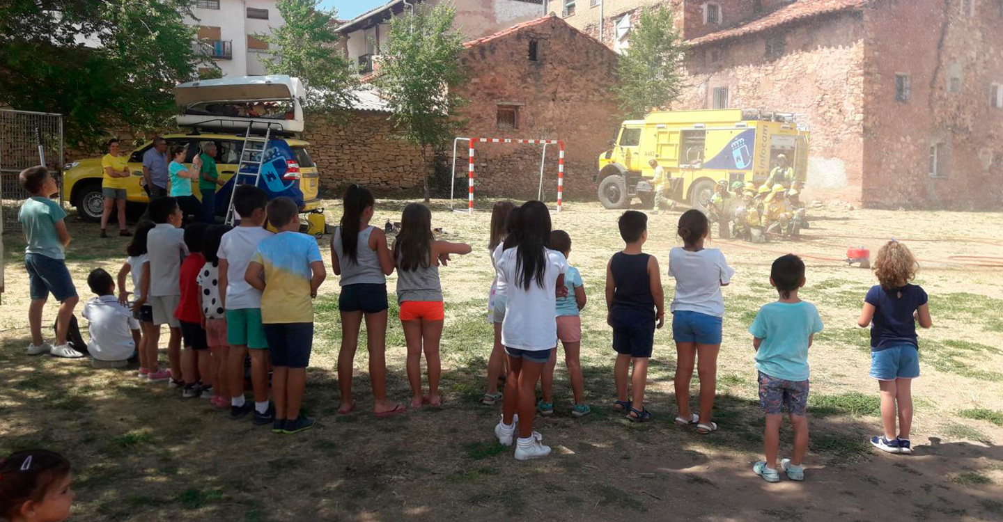 Geacam desarrolla una jornada de educación ambiental con un grupo de alumnos en Checa (Guadalajara)